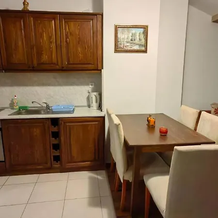 Two Bedroom Flat Near Gondola * Bansko